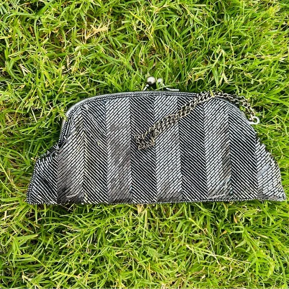 The limited Grey Black Beaded clutch hand purse small - Picture 2 of 3